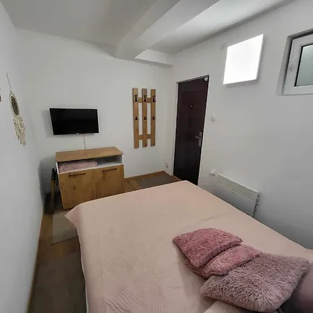 Nina, Kopaonik, Brzece, Kod Gondole * Brzece