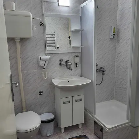 Nina, Kopaonik, Brzece, Kod Gondole *